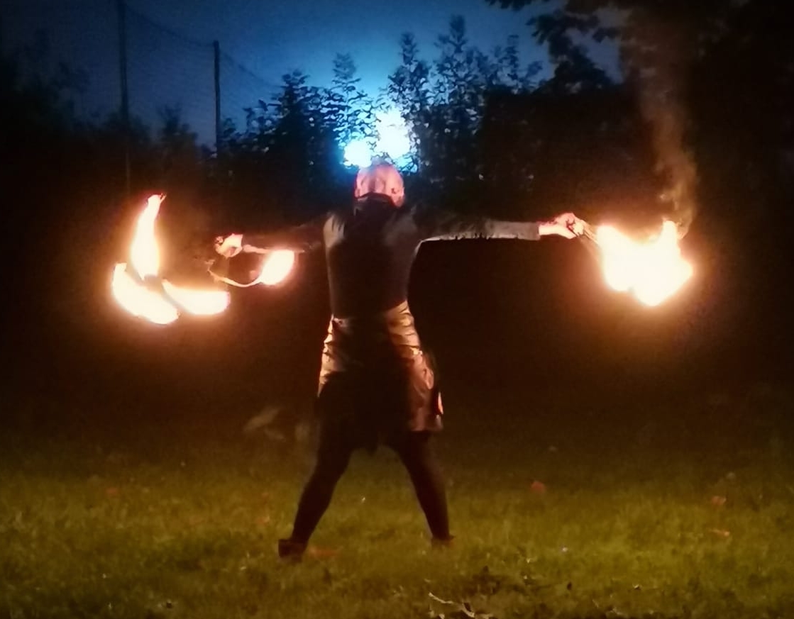 Feuershow beim Herbstfest 2025